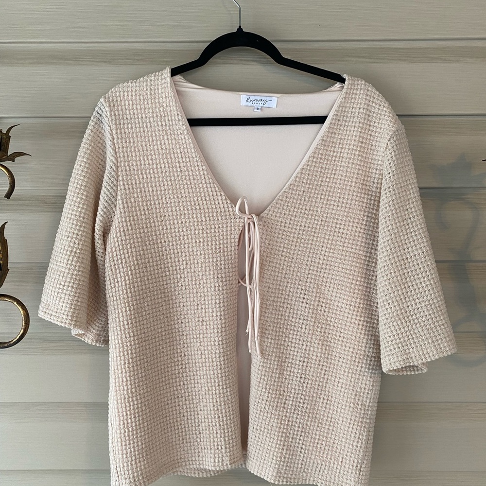 Runway Scout Cream Textured Top Size 8